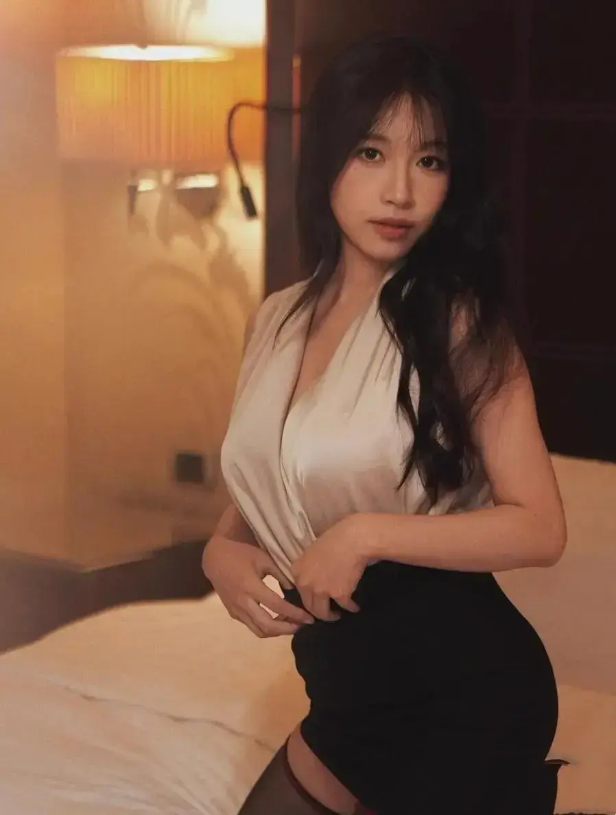 《小凤新婚》全集完整版在线观看-苏畅艾熙双人演绎小凤新婚-免登录免排队极速秒存无删减-高清直链秒播放